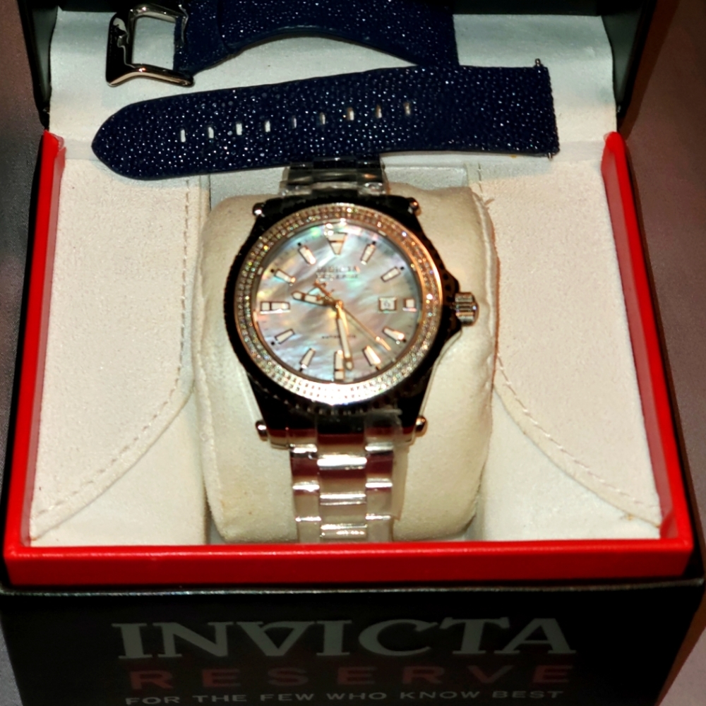 Invicta Diamond Mother of pearl